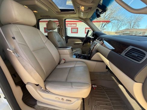 Used 2014 GMC Yukon Denali image 17