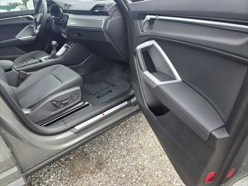 New 2025 Audi Q3 2.0T Premium image 10