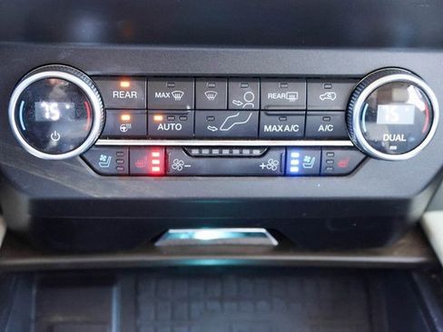 Used 2020 Ford Expedition Platinum image 30