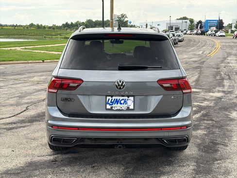 Used 2024 Volkswagen Tiguan SE R-Line w/ MDO Package, Two-Row AWD/4WD image 3