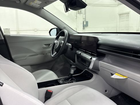 Used 2025 Hyundai Kona SEL image 22