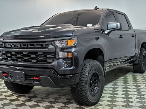Used 2024 Chevrolet Silverado 1500 Custom Trail Boss w/ LPO, Dark Essentials Package AWD/4WD image 5
