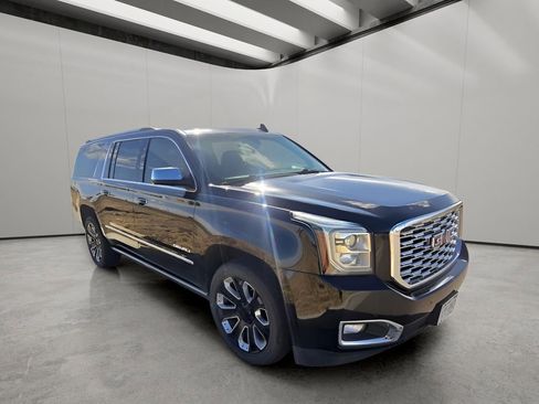 Used 2019 GMC Yukon XL Denali w/ Denali Ultimate Package image 7