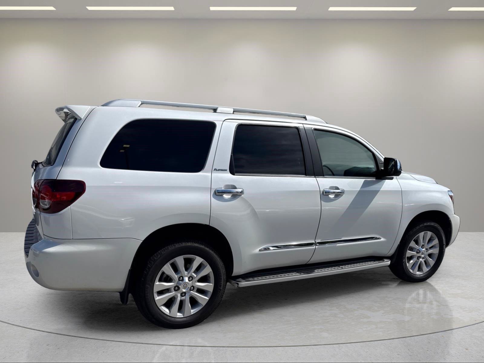 Used 2018 Toyota Sequoia Platinum AWD/4WD image 17