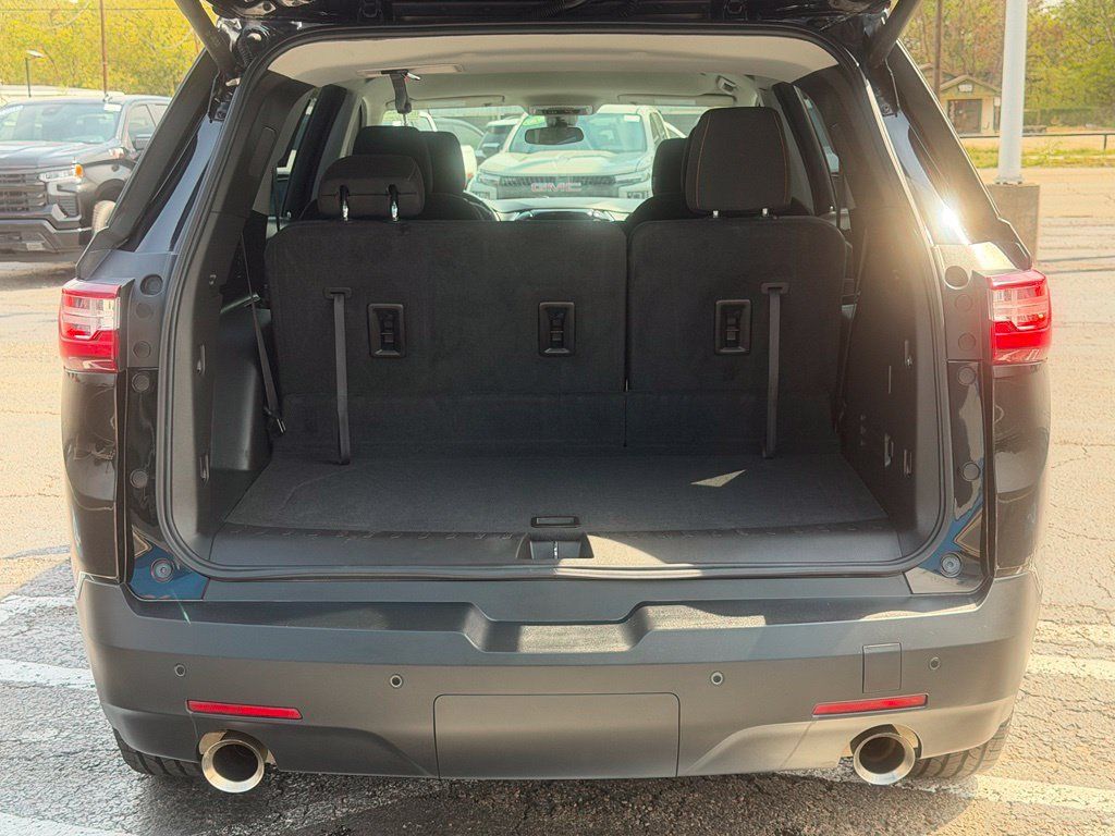 Used 2021 Chevrolet Traverse LT FWD image 8