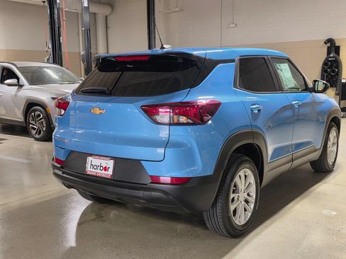 Used 2025 Chevrolet TrailBlazer LS FWD image 11