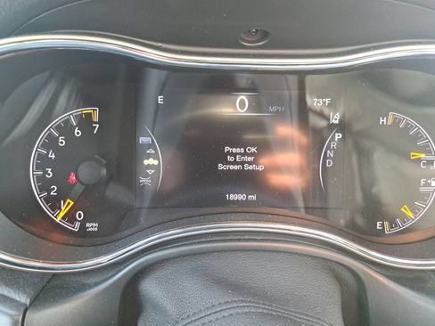 Used 2020 Jeep Grand Cherokee Altitude AWD/4WD image 11