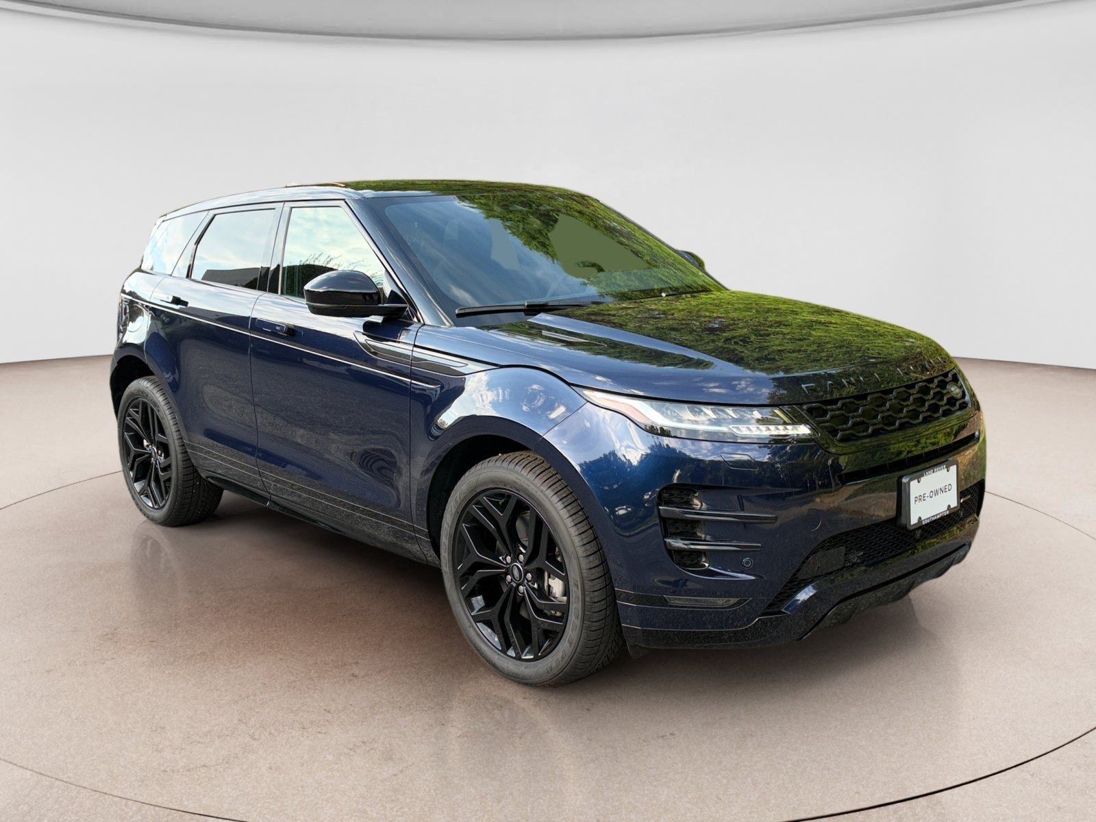 Certified 2023 Land Rover Range Rover Evoque R-Dynamic S AWD/4WD image 7