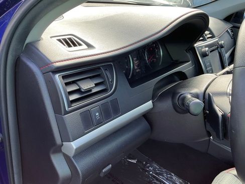 Used 2015 Toyota Camry SE image 18