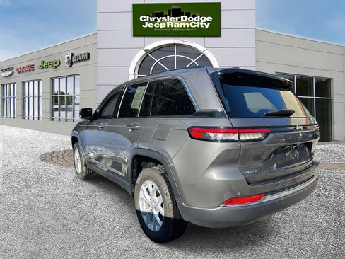 Used 2024 Jeep Grand Cherokee Limited image 6