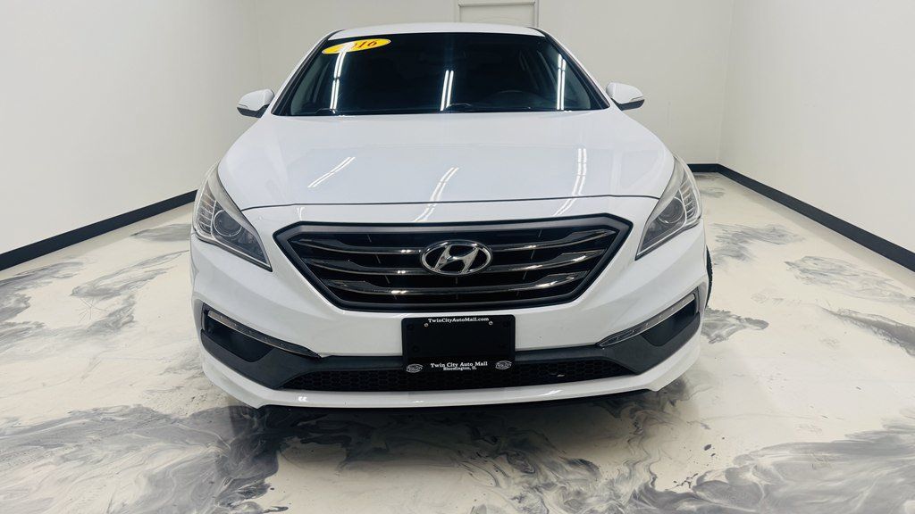 Used 2016 Hyundai Sonata Sport w/ Option Group 02 FWD image 3