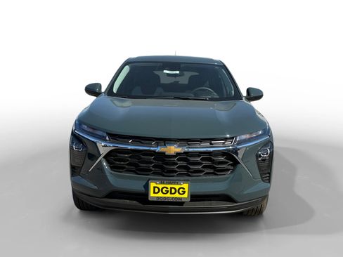 New 2026 Chevrolet Trax LS w/ LS Convenience Package FWD image 8