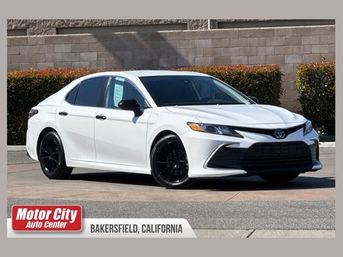 Used 2023 Toyota Camry LE FWD image 1