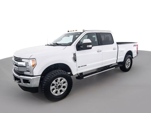 Used 2019 Ford F250 Lariat w/ Lariat Ultimate Package AWD/4WD image 9