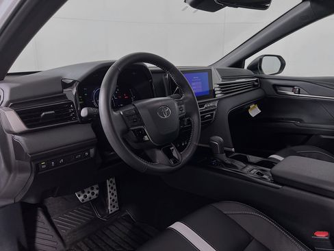 Certified 2026 Toyota Camry XLE w/ Convenience Package image 9