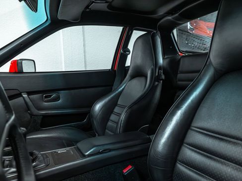 Used 1986 Porsche 944 Turbo image 38