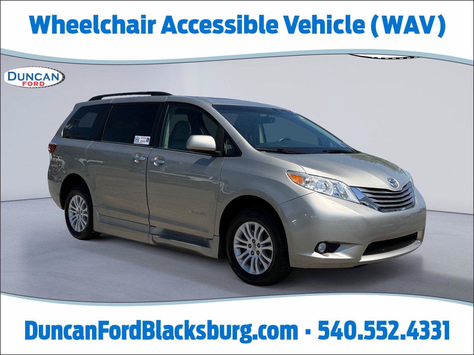 Used 2015 Toyota Sienna XLE w/ XLE Navigation Package FWD image 1