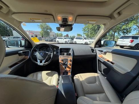 Used 2017 Volvo XC60 T6 Inscription w/ Climate Package AWD/4WD image 15