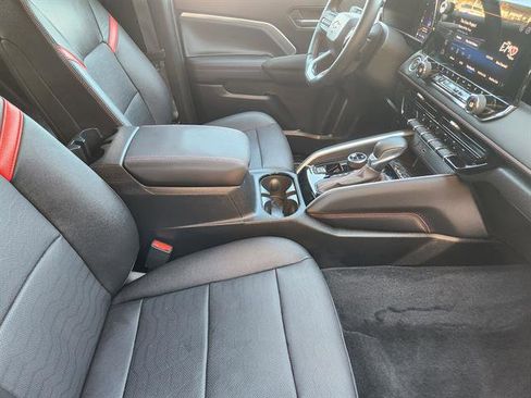 Used 2023 Chevrolet Colorado Z71 w/ Z71 Convenience Package 2 image 11