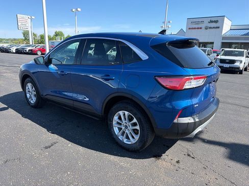 Used 2022 Ford Escape SE w/ Cold Weather Package AWD/4WD image 3