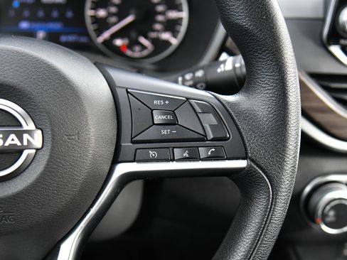 Used 2024 Nissan Altima 2.5 SV image 28