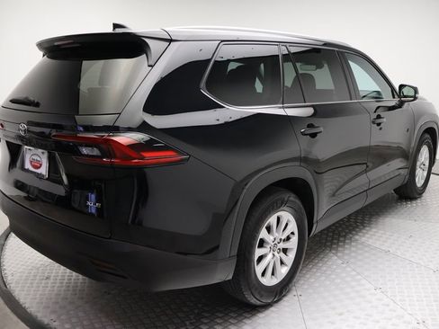 Certified 2025 Toyota Grand Highlander FWD image 8