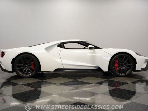 Used 2017 Ford GT image 14