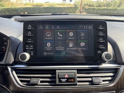 Used 2018 Honda Accord Touring image 30