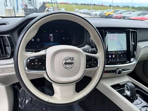 Used 2025 Volvo V60 B5 Cross Country Plus AWD/4WD image 25