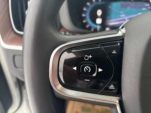 Certified 2024 Volvo XC60 B5 Plus image 24