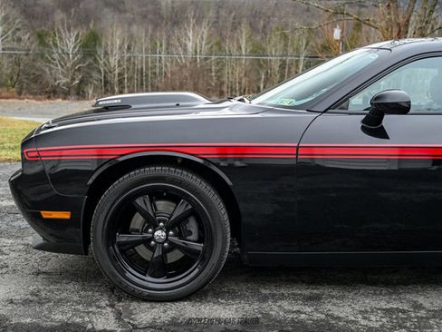 Used 2010 Dodge Challenger R/T w/ Mopar 10 Pkg image 4