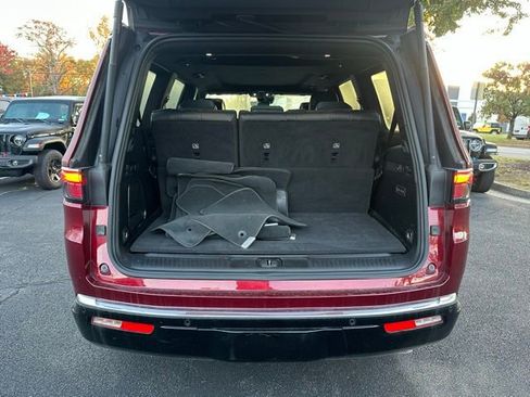 Used 2024 Jeep Wagoneer Series III w/ Premium Group I image 15