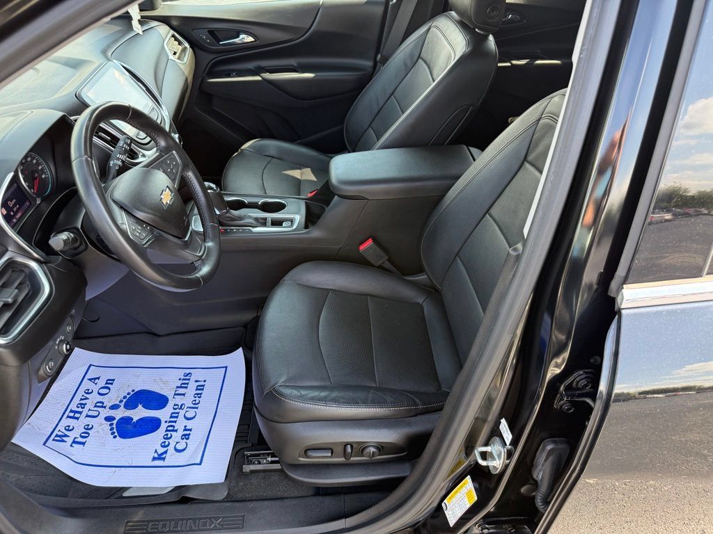 Used 2020 Chevrolet Equinox LT w/ Midnight Edition FWD image 12