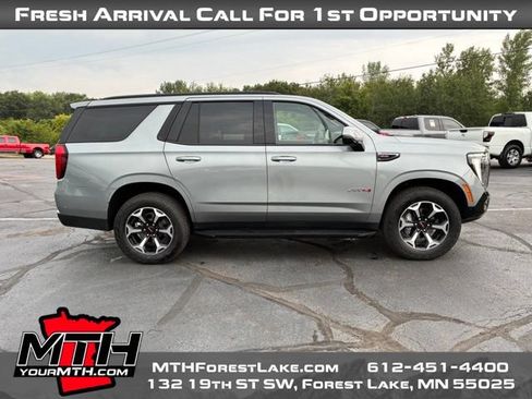 Used 2025 GMC Yukon AT4 AWD/4WD image 1