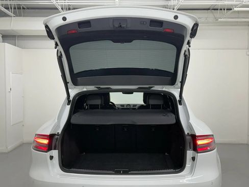 Used 2022 Porsche Macan S w/ Premium Package Plus AWD/4WD image 41