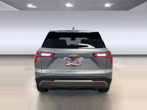 Used 2025 Chevrolet Equinox LT FWD image 9
