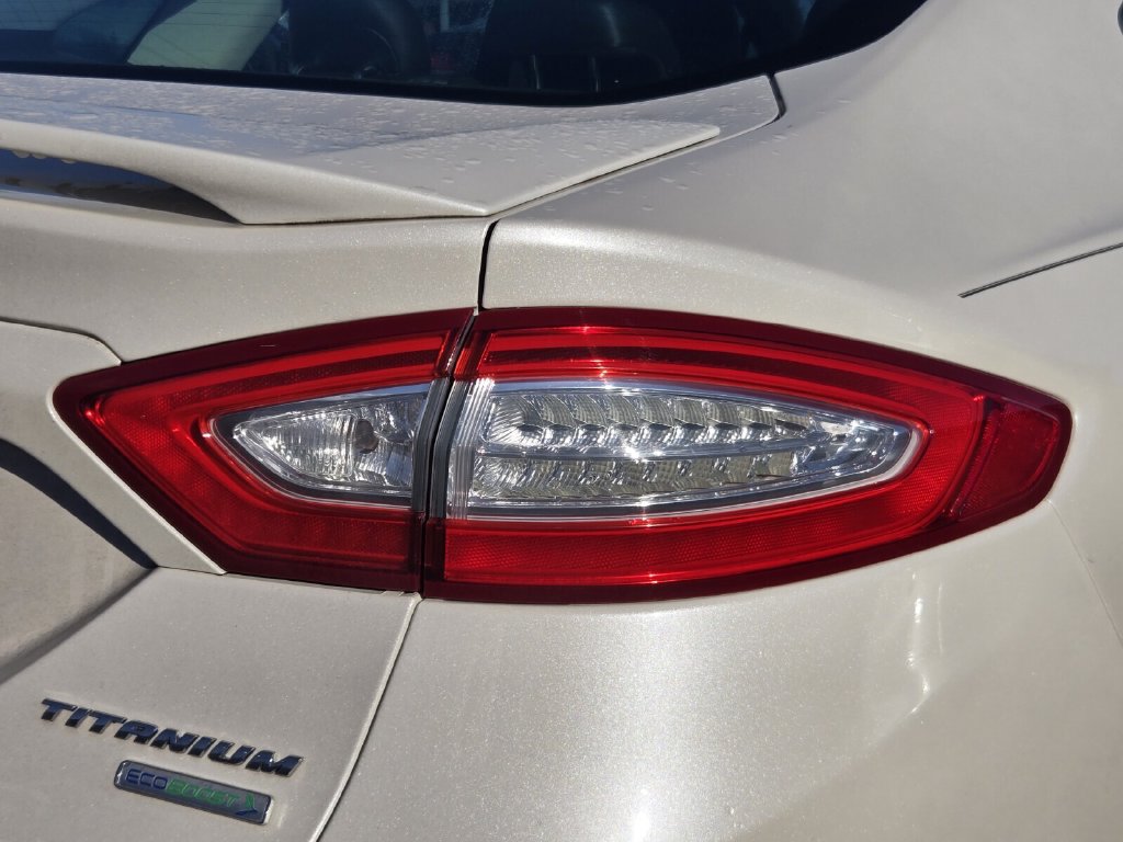 Used 2016 Ford Fusion Titanium FWD image 5