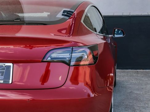Used 2018 Tesla Model 3 Long Range RWD image 41