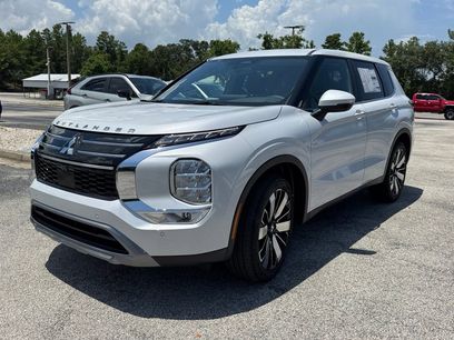 New 2025 Mitsubishi Outlander SE