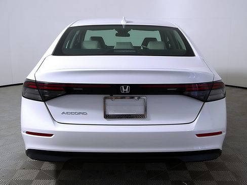 Used 2025 Honda Accord LX image 8