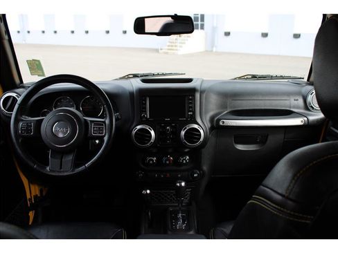 Used 2015 Jeep Wrangler Unlimited Sahara w/ Connectivity Group image 9