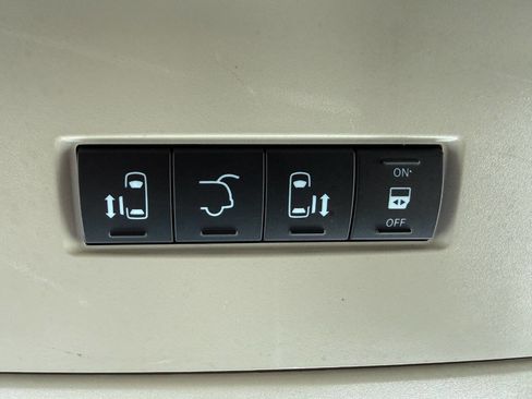 Used 2016 Dodge Grand Caravan SXT w/ Rear Park Assist Package image 45