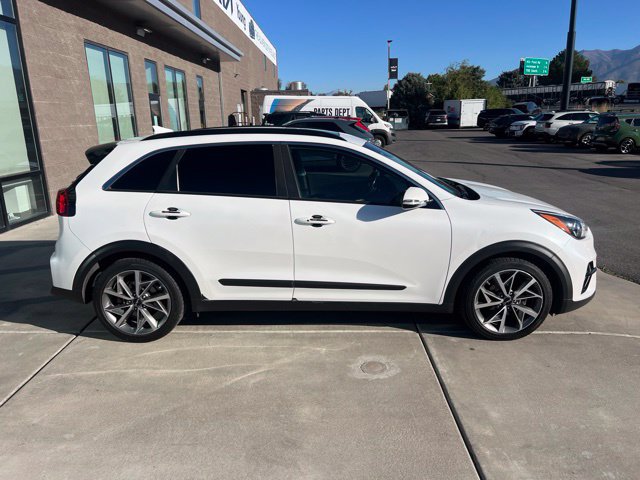 Used 2022 Kia Niro Touring Special Edition FWD image 6