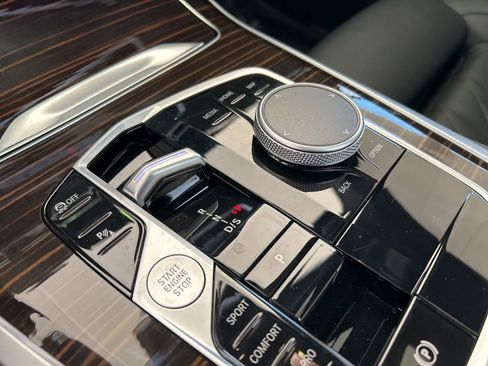 Used 2026 BMW X5 sDrive40i image 8