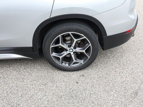 Used 2018 BMW X1 xDrive28i w/ Convenience Package AWD/4WD image 3