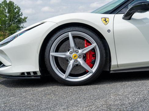 Used 2022 Ferrari F8 Tributo RWD image 9