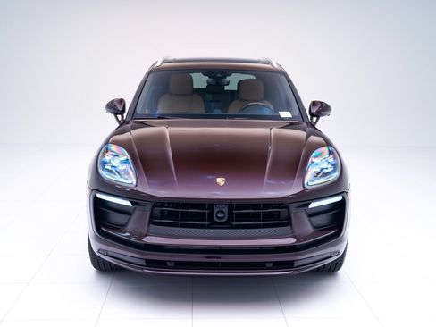 Certified 2026 Porsche Macan AWD/4WD image 6