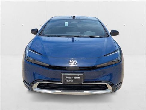 New 2025 Toyota Prius Plug-In Hybrid image 6