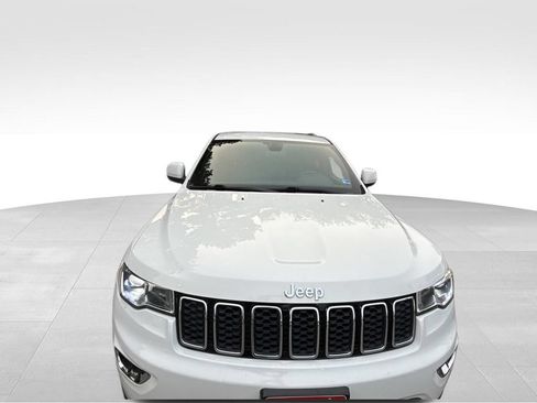 Used 2019 Jeep Grand Cherokee Laredo w/ Laredo X Package AWD/4WD image 12