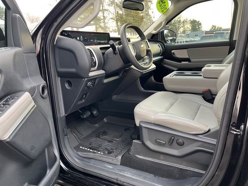Used 2025 Ford Expedition Max Active image 9